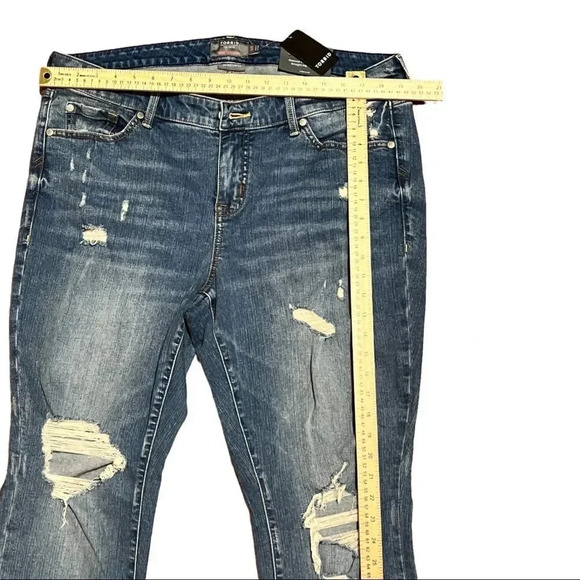 TORRID BOYFRIEND STRAIGHT JEAN VINTAGE STRETCH MEDIUM WASH Mid-rise Sz 16R - Picture 4 of 11